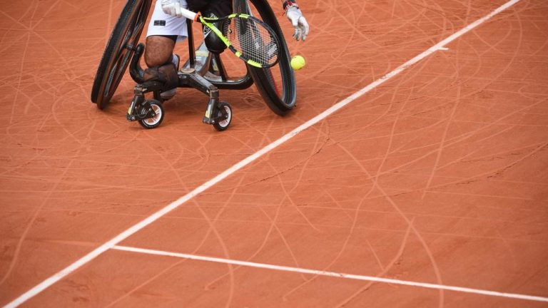 Lire la suite à propos de l’article Le prize-money de Roland-Garros pour le tournoi de tennis fauteuil est-il injuste ?